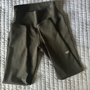 ALO YOGA LEGGINGS